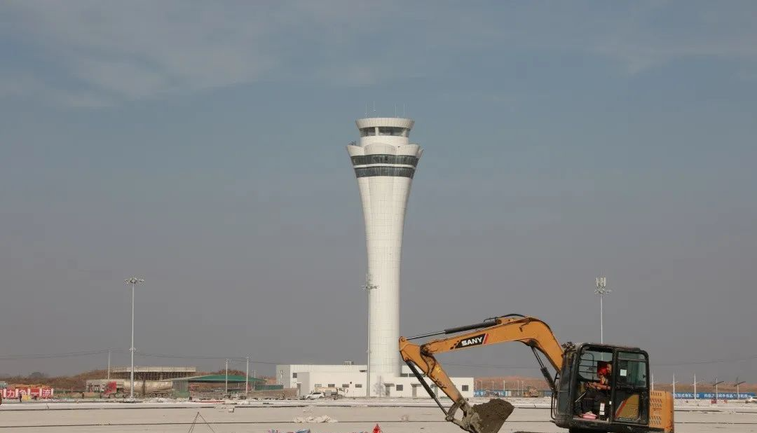 貨運(yùn)機(jī)場屋面及墻面選材方案，壽命可達(dá)50年以上！